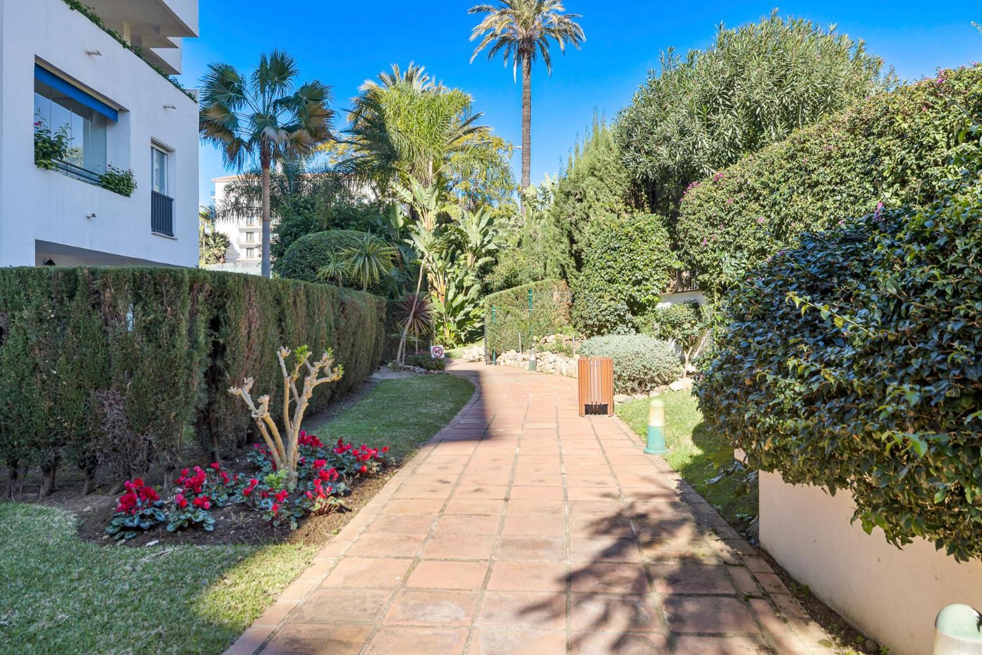 Charming And Spacious Apartment In Medina Garden - Puerto Banus Marbella Zewnętrze zdjęcie